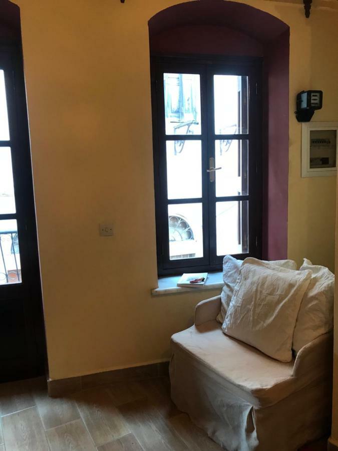 The One & Only Apartment Sými Luaran gambar